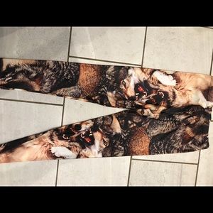 Drop Dead lone wolf leggings